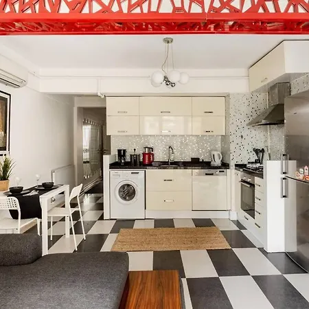 Cozy Flat 5 Minutes To Taksim Square At Center Estambul
